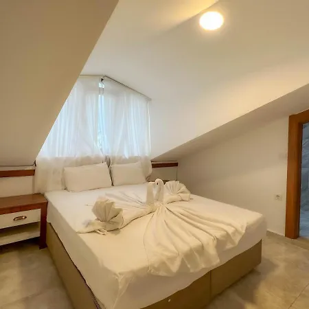 Villa Tuna Oeluedeniz 4+1 Villa, Oezel Havuzlu,